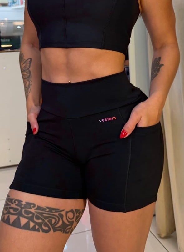 Shorts com Bolsos Sunny Preto